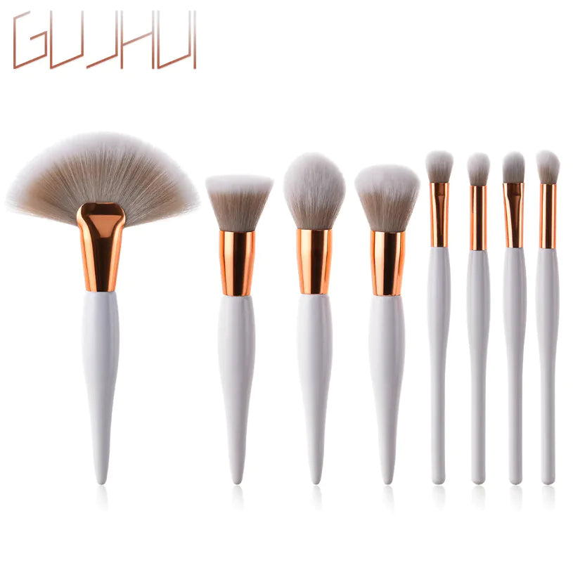 8-teiliges Make-up-Pinselset mit schwarzem Griff und silbernen Röhrchen